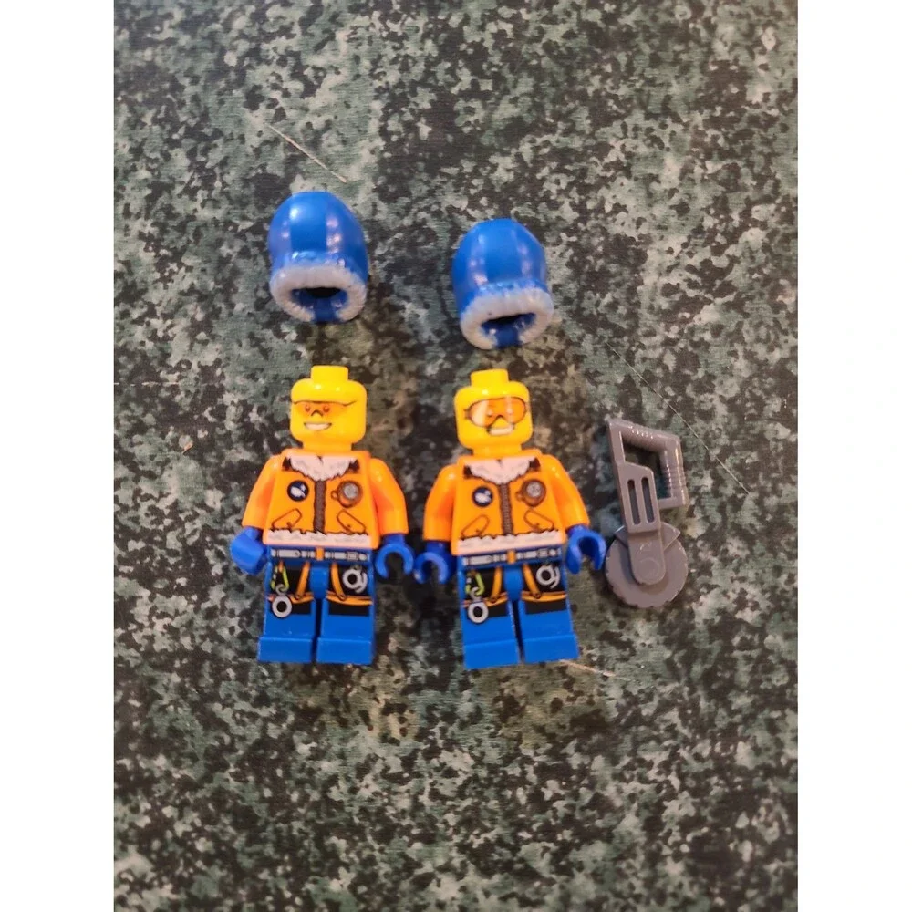 Lot of 2 Lego Arctic Explorer Minifigures Cty0492